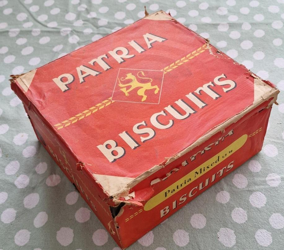 Antiek Patria Biscuits winkelblik - Mét papieren wikkel, Ophalen of Verzenden, Gebruikt, Koek(jes), Overige merken