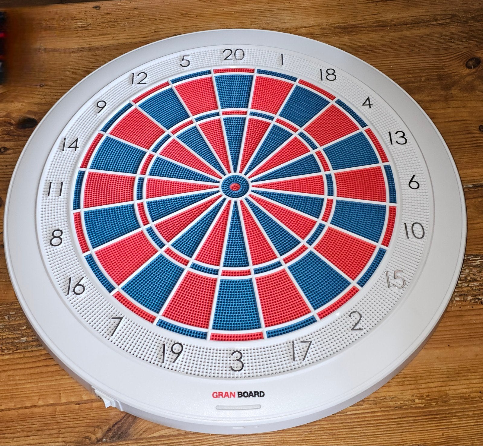 Granboard 321 met 3 sets softtip dartpijlen, Sport en Fitness, Darts, Ophalen of Verzenden, Zo goed als nieuw, Dartbord met pijlen