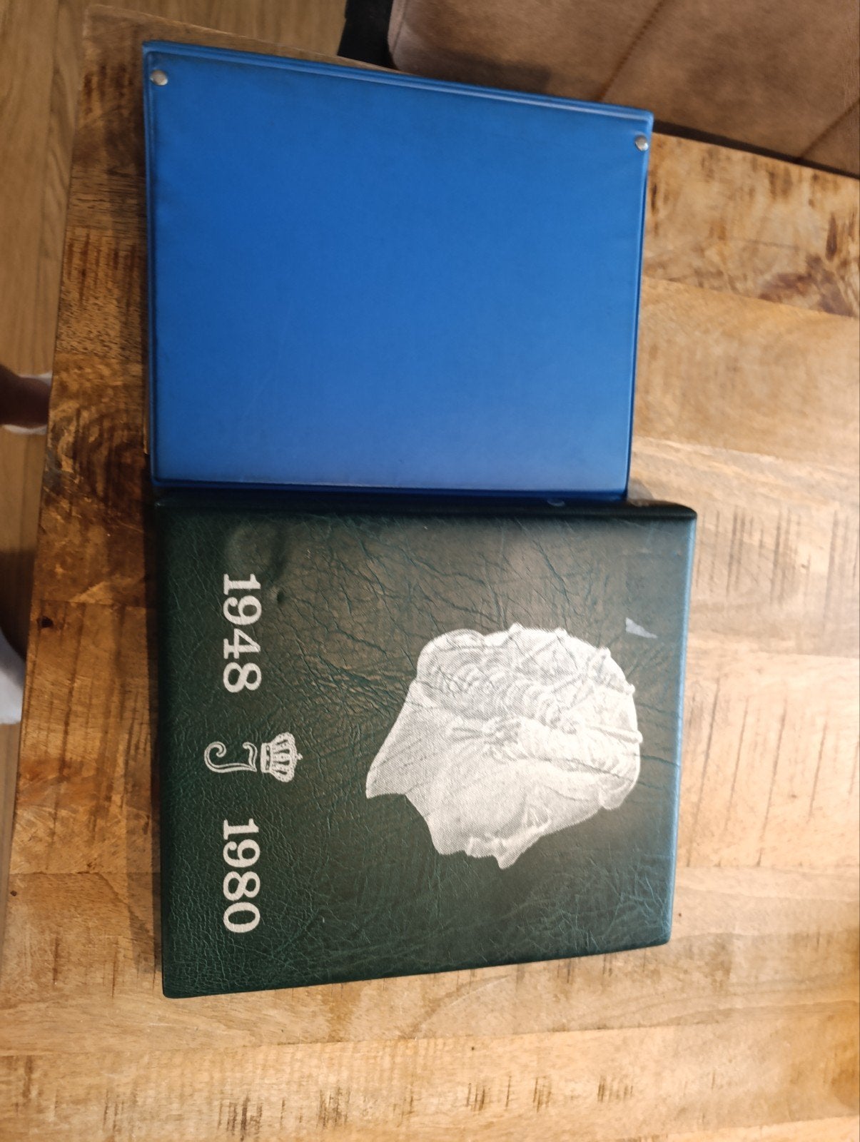Zoldervondst: 2 boeken vol Nederlandse munten gulden, kwart, Ophalen of Verzenden, Koningin Juliana, Overige waardes, Setje