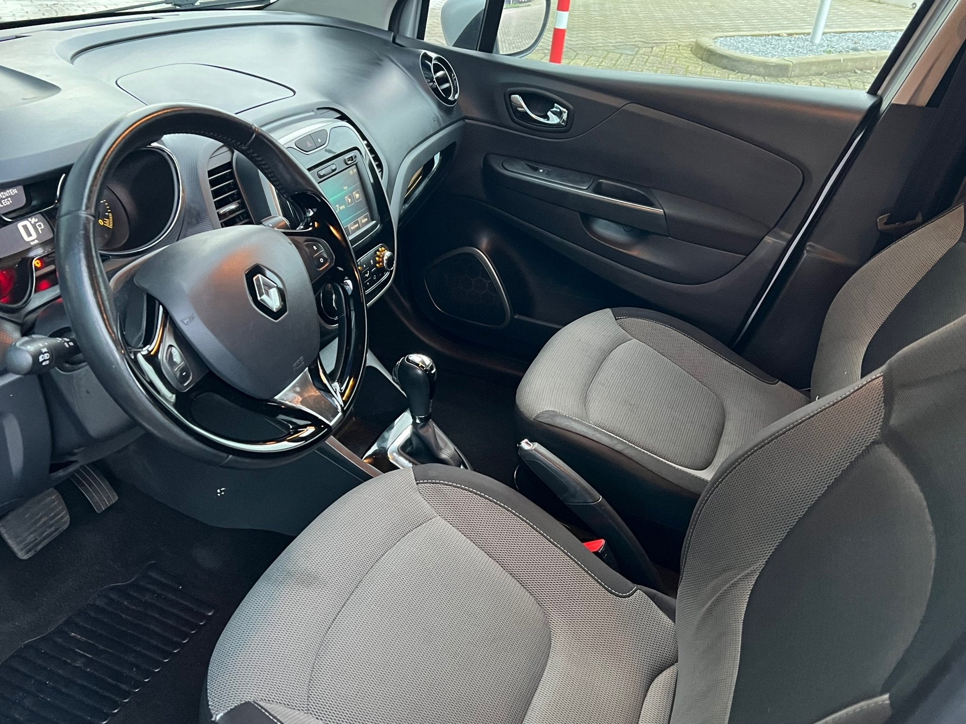 Renault Captur 1.2 TCe Dynamique Automaat, Navi, Cruise Cr,, Dealer onderhouden, 4 cilinders, Origineel Nederlands, SUV of Terreinwagen