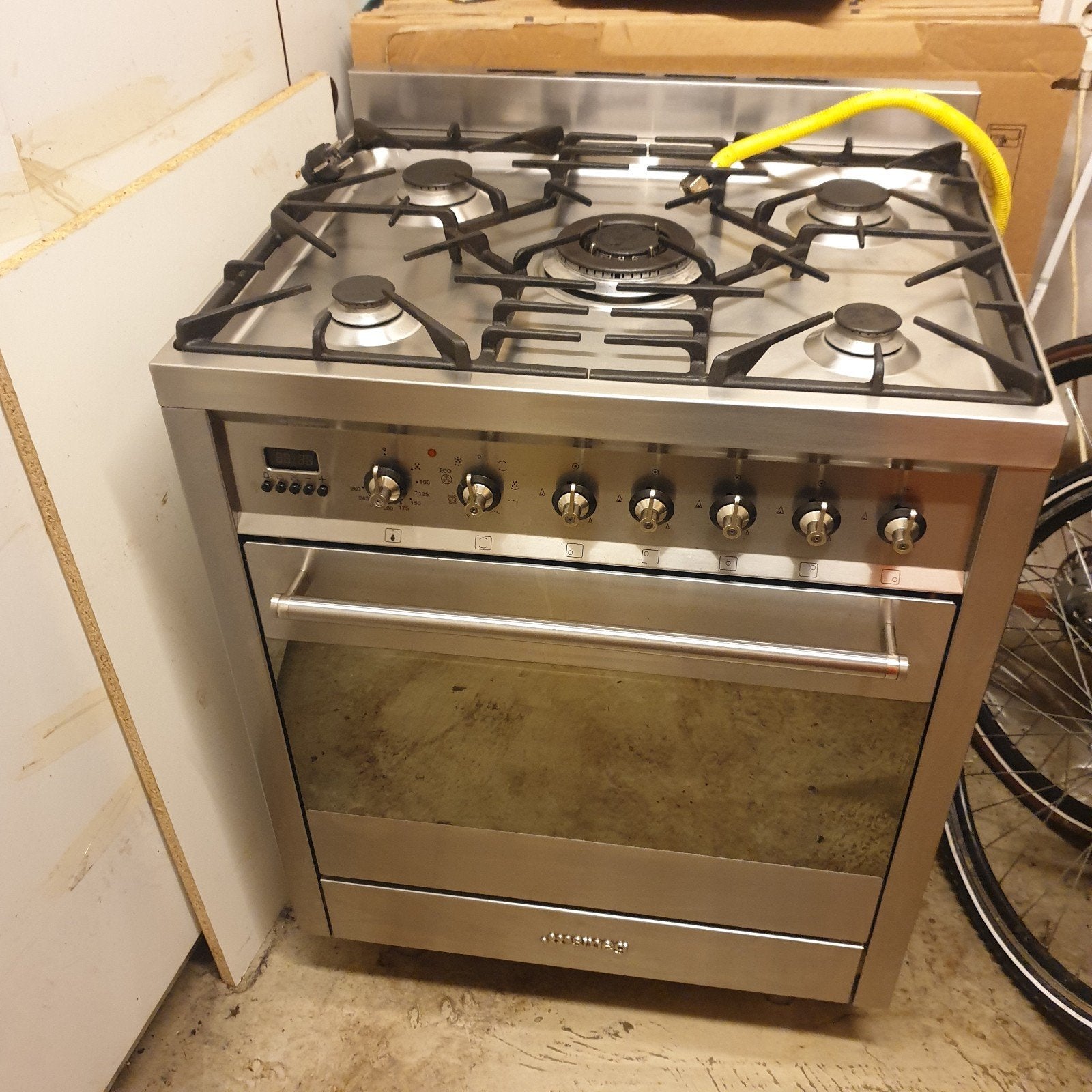 RVS SMEG 5PITS GASFORNUIS 70CM BREED MET HETELUCH OVEN, Gebruikt, 60 cm of meer, Gas, Vrijstaand