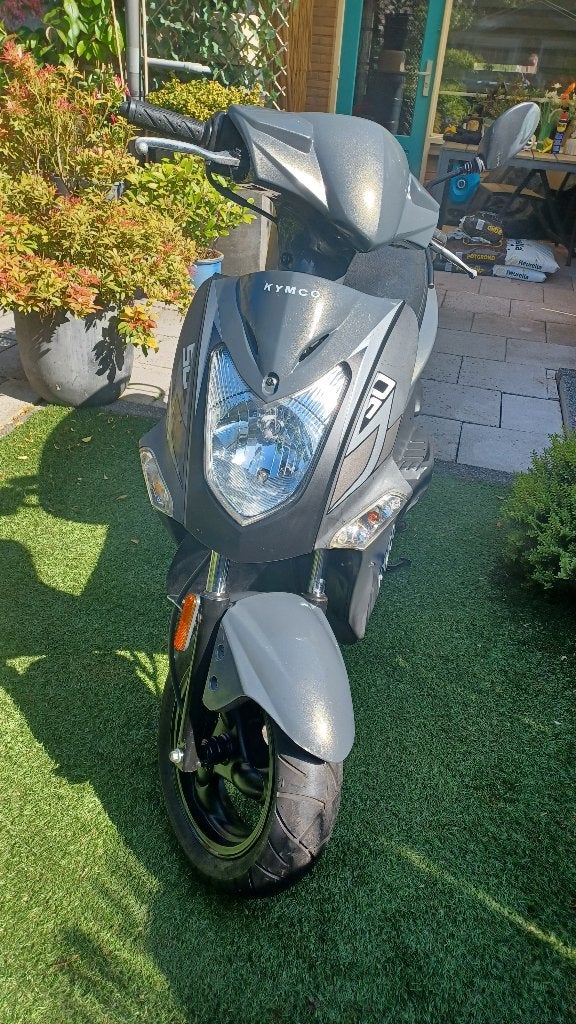 Kymco agility 50 geel kentekenplaat, Fietsen en Brommers, Scooters | Kymco, Gebruikt, Ophalen of Verzenden, Agility, Benzine