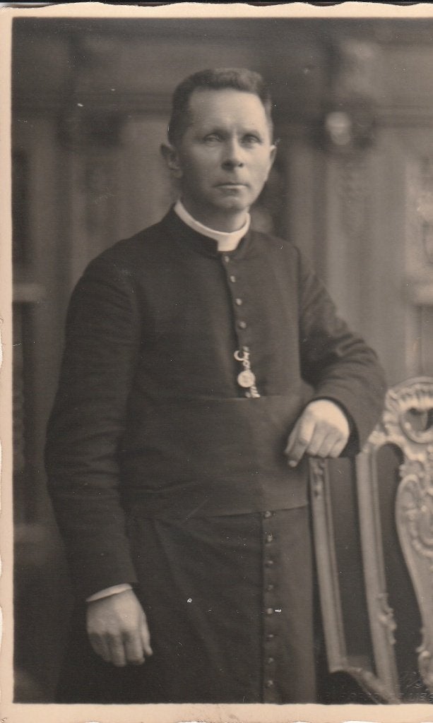 fotokaart   -  pastoor, Verzenden, Voor 1940, Zo goed als nieuw