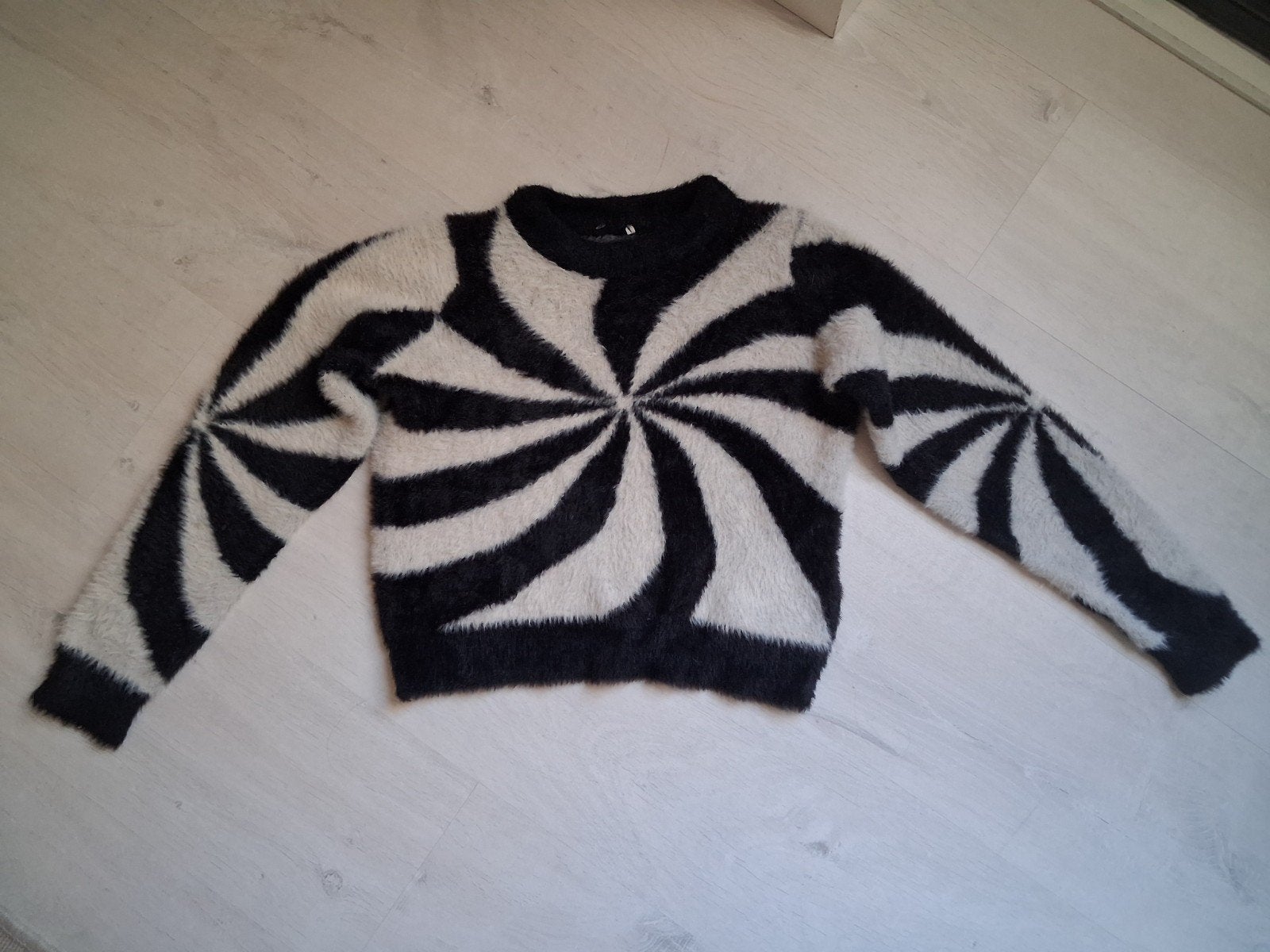 Shoeby trui zwart wit spiraal maat 134/140, Ophalen of Verzenden, Zo goed als nieuw, Shoeby, Jongen of Meisje