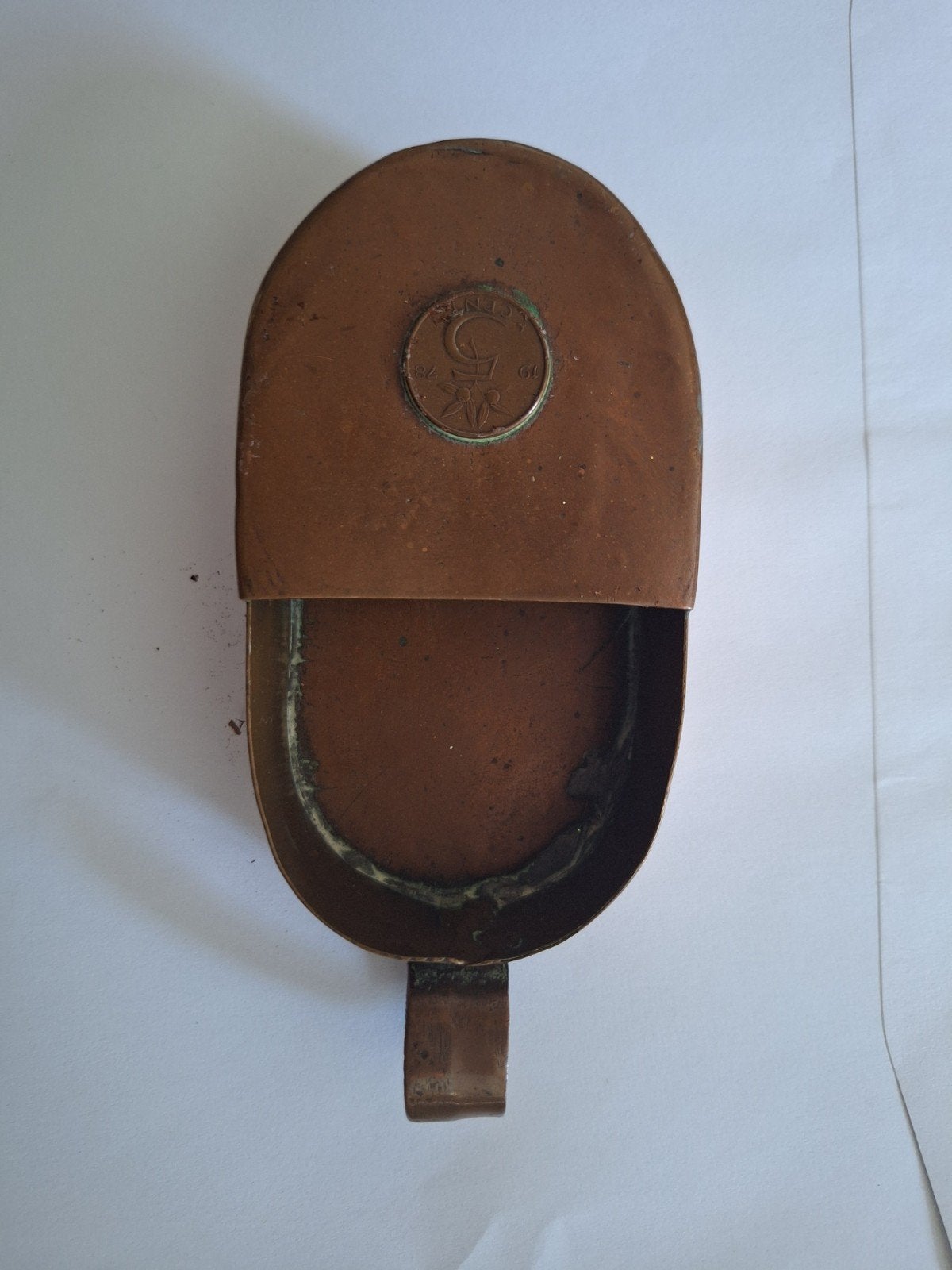 Antiek koperen centenbakje / mansbakje orgelman (met stuiver, Ophalen of Verzenden, Koper