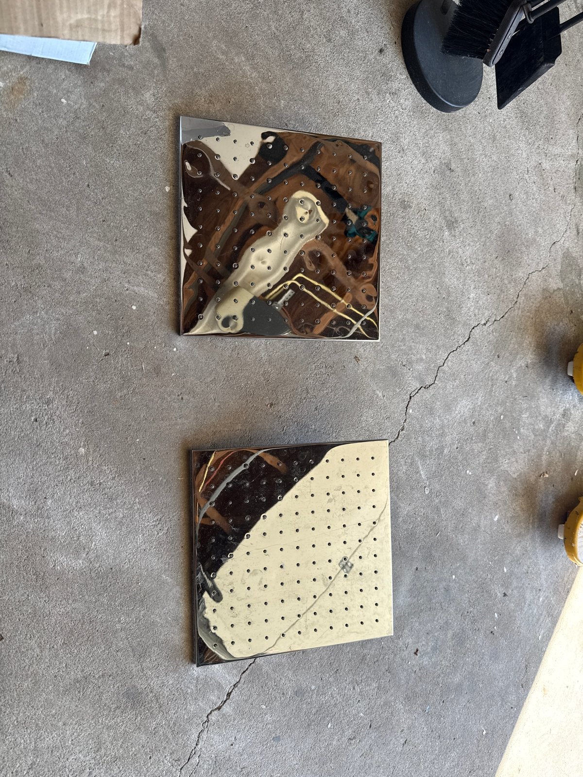 Twee 30x30cm douchekoppen, Huis en Inrichting, Badkamer | Badkamermeubels, Ophalen of Verzenden, Zo goed als nieuw, Overige typen