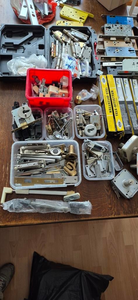 Hang en sluitwerk, Doe-het-zelf en Verbouw, Hang- en Sluitwerk, Ophalen of Verzenden, Slot
