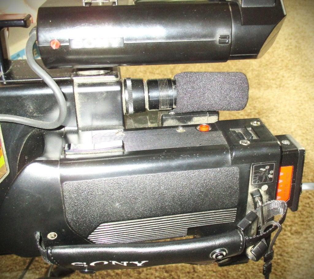 Foto 14 van Sony Handycam CCD V8 AF~Incl.Aver Media Ezmaker en Koffer