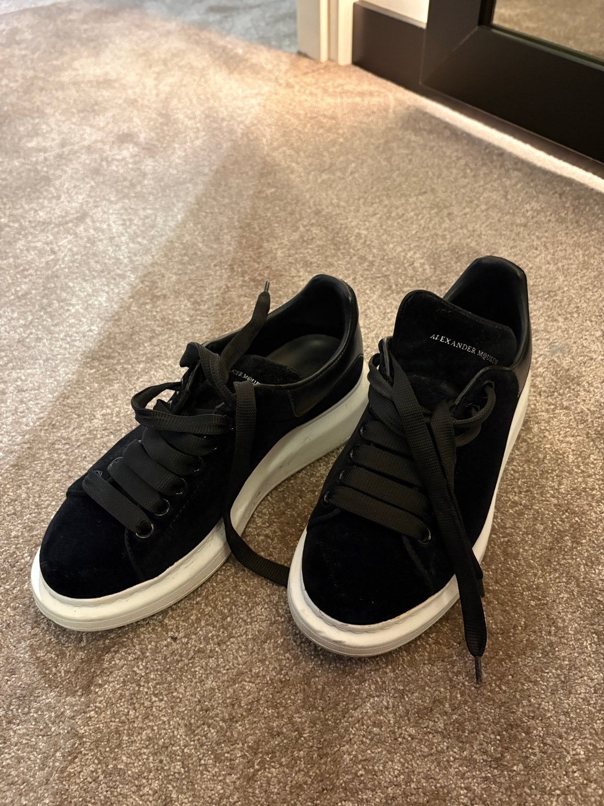 Alexander McQueen sneakers, zwart, maat 37.5, Kleding | Dames, Ophalen of Verzenden, Zo goed als nieuw, Zwart, Sneakers of Gympen