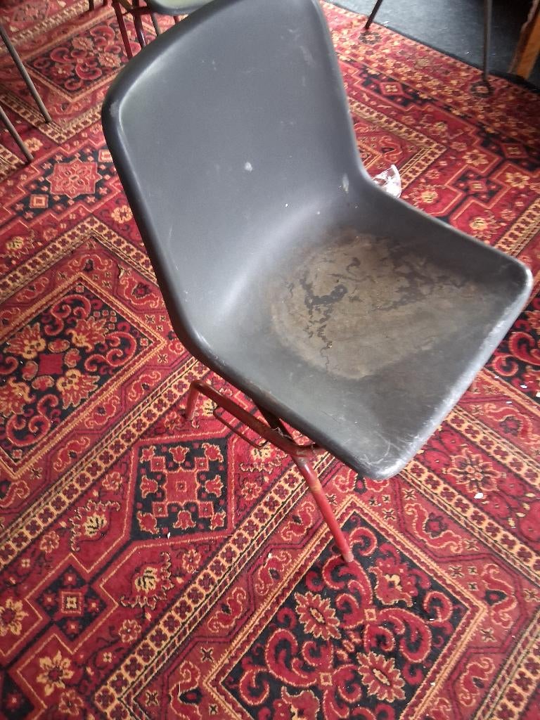 stapel stoel gezocht, Huis en Inrichting, Stoelen, Ophalen, Zo goed als nieuw, Eén