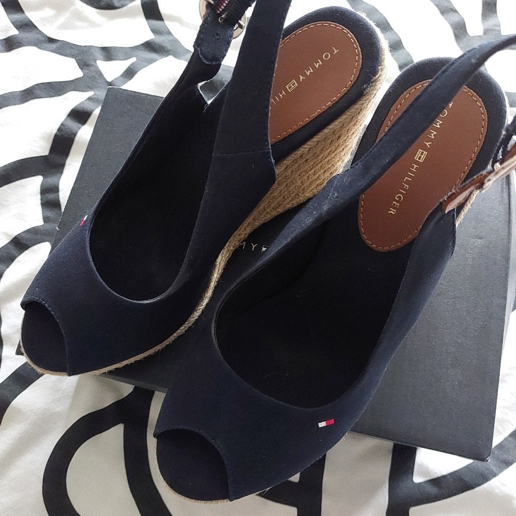 Tommy hilfiger schoenen mt 38 nieuw!, Ophalen, Blauw, Nieuw, Schoenen met hoge hakken