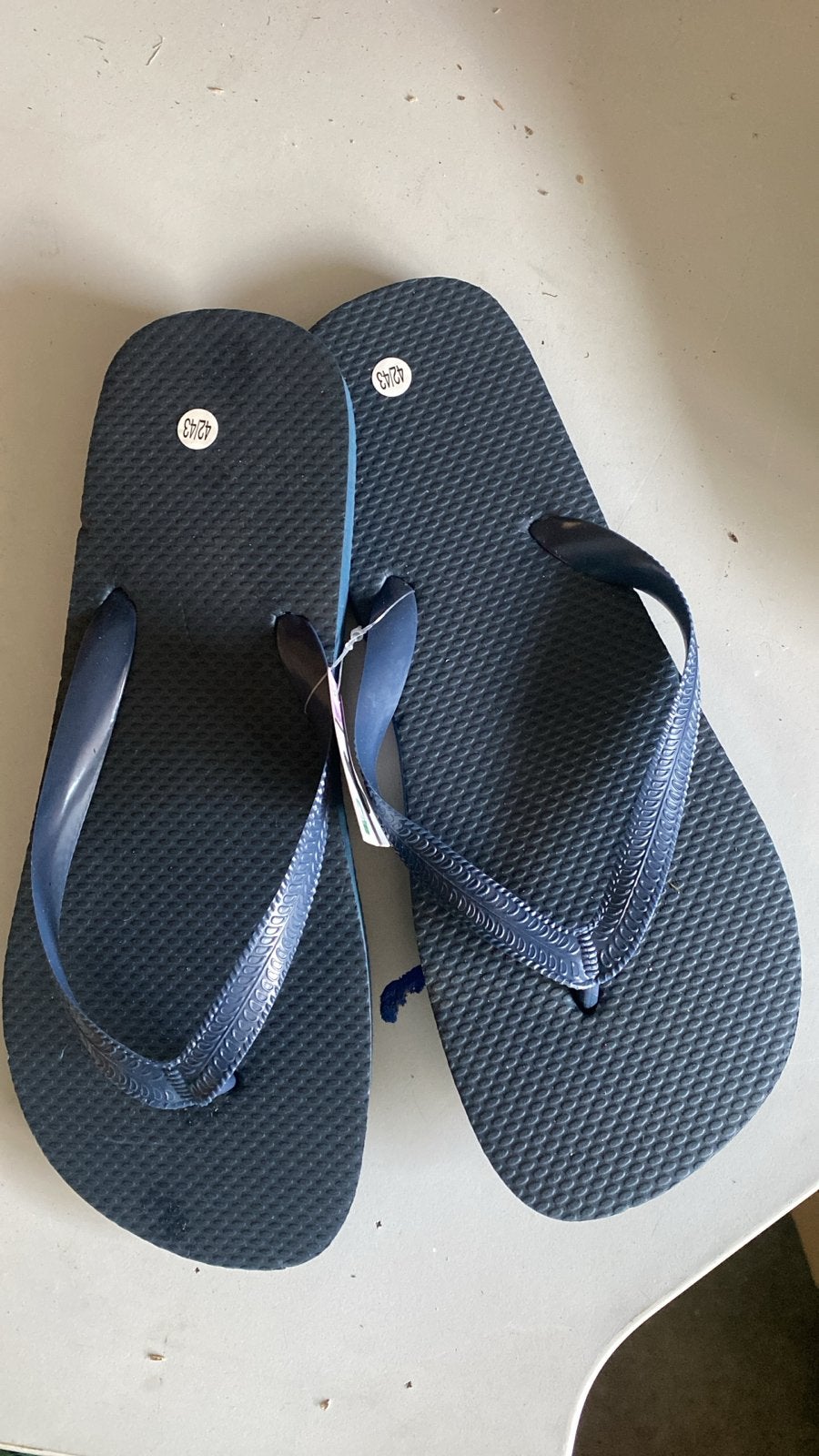 100 paar nieuwe slippers maat 42/43, Slippers, Onbekend, Nieuw, Ophalen of Verzenden