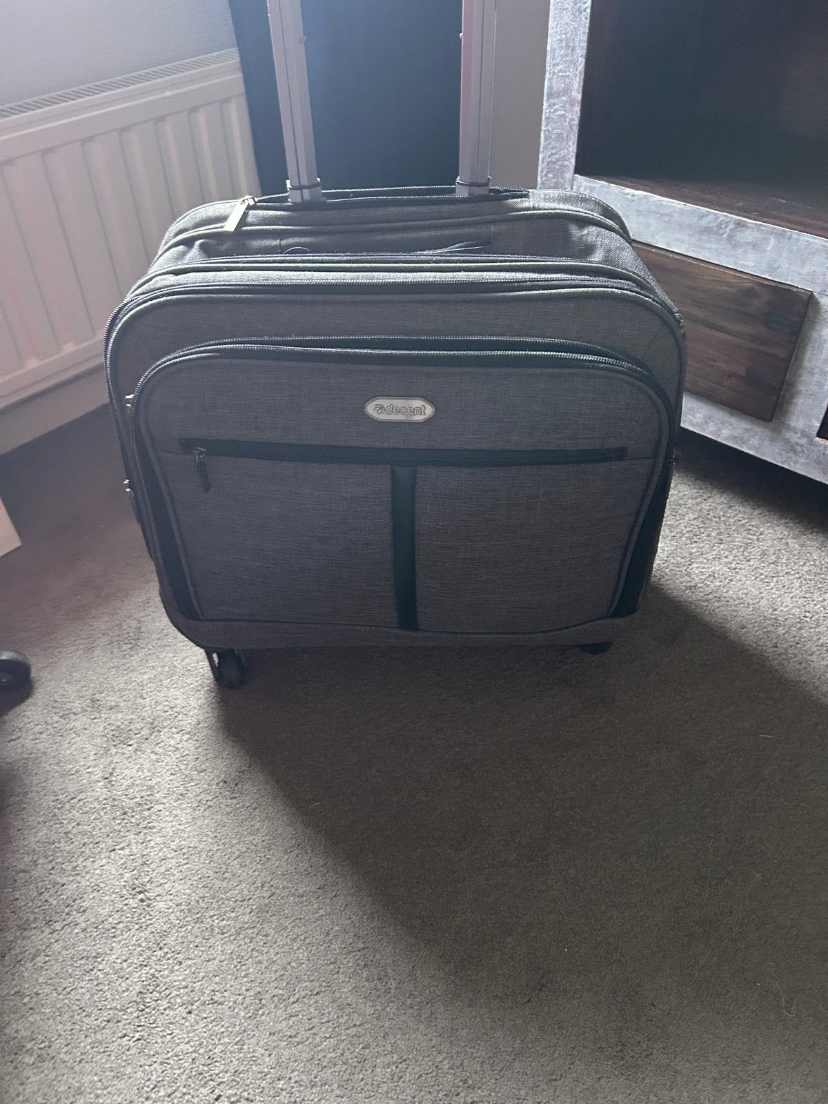 Grijze laptop tas met wieltjes en uitschuifbare handgreep, Ophalen, 17 inch of meer, Gebruikt