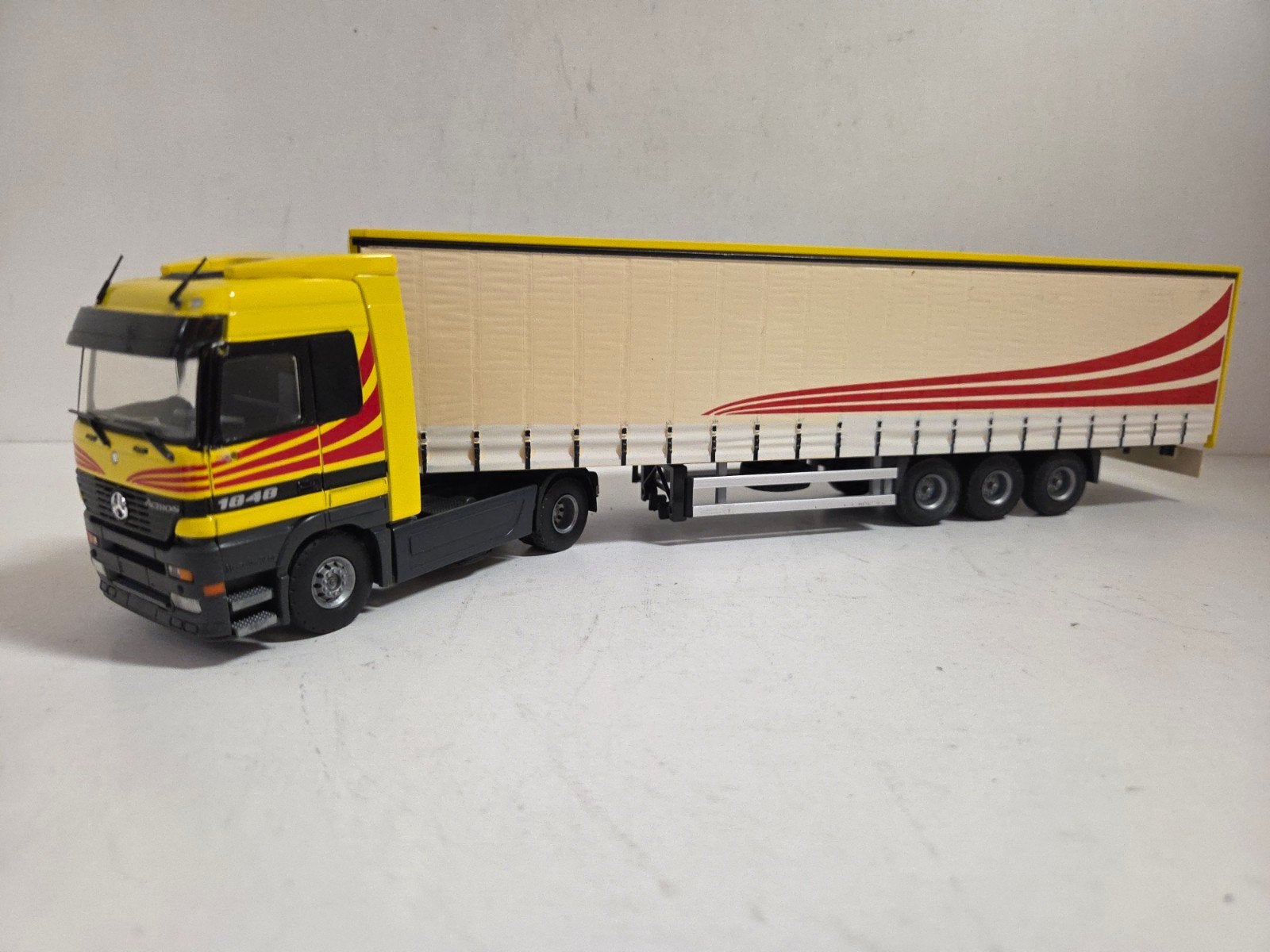 Tekno Mercedes Benz Actros zeiloplegger 1:50, ., Groter dan 1:32, Ophalen of Verzenden, Zo goed als nieuw