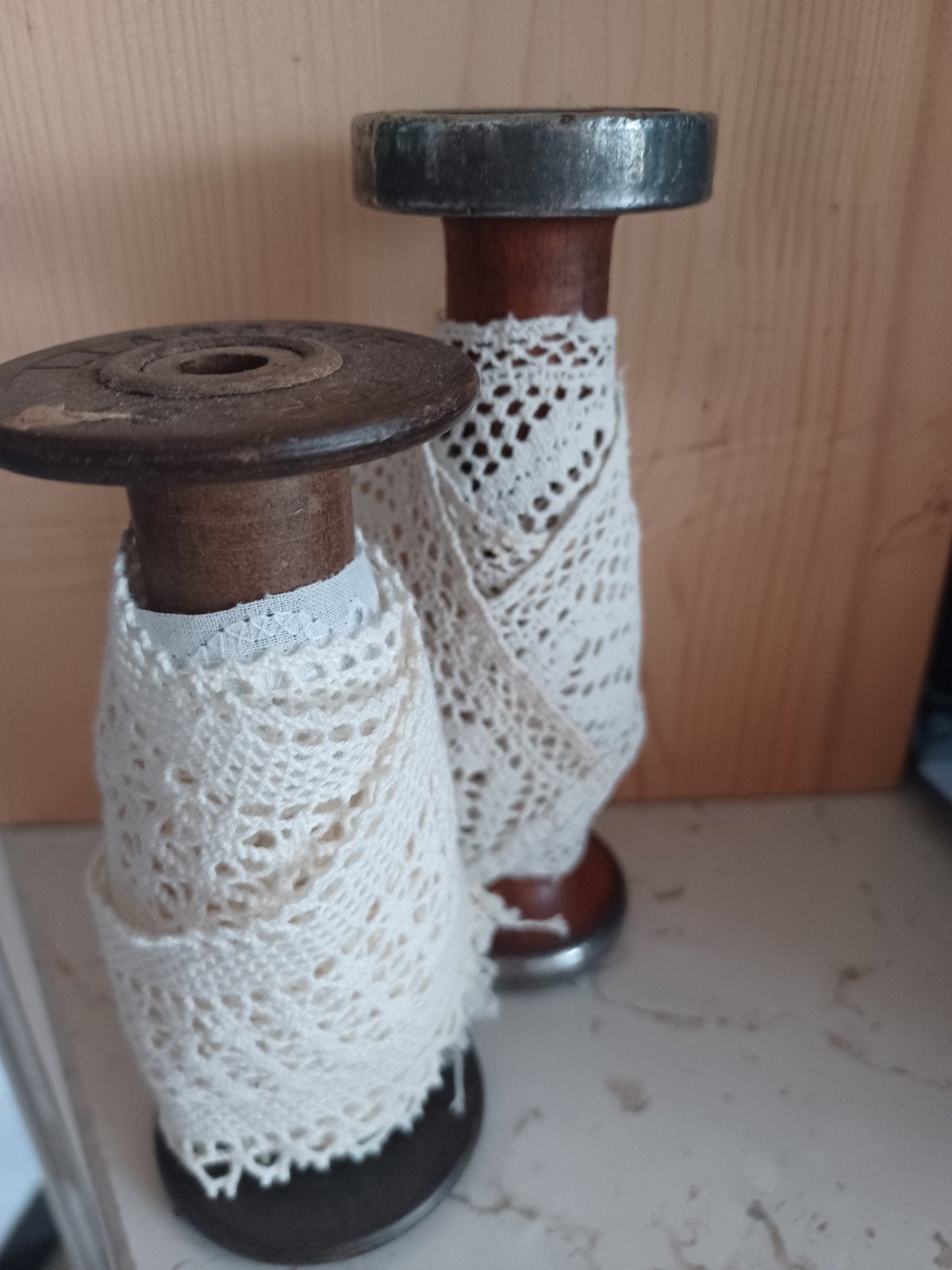 Decoratieve spoelen met kant 1 met zandloper - Vintage stijl, Ophalen of Verzenden
