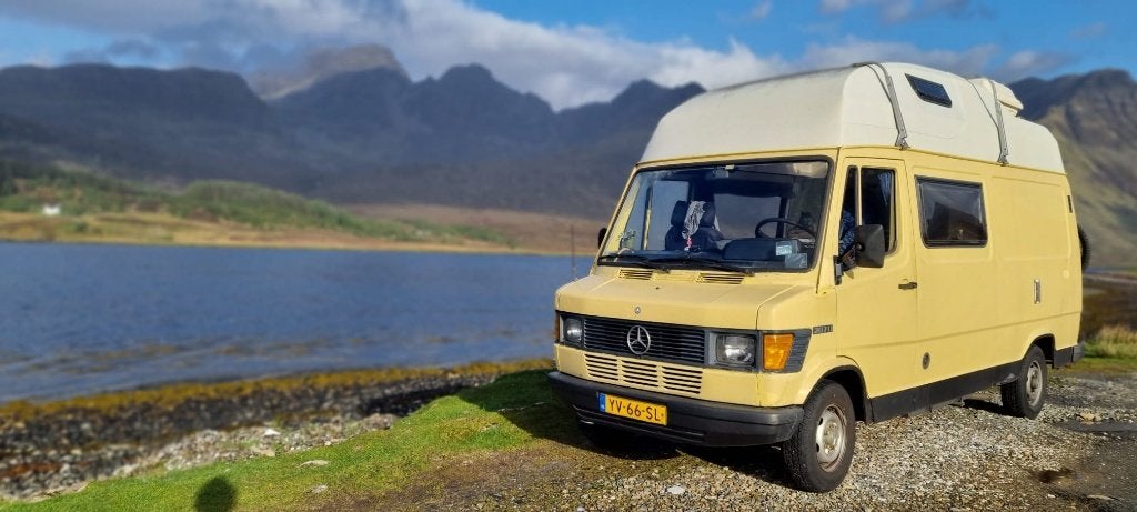 Retro Mercedes Benz camper 207D BELASTINGVRIJ, Buscamper of Camperbus, Particulier, Koelkast, Topbox