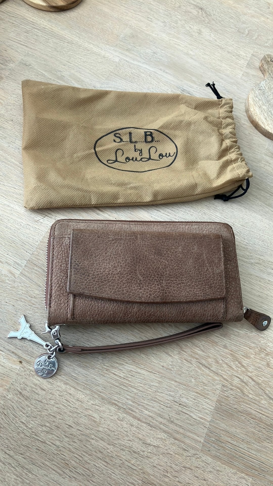 LouLou S.L.B.Mooie beige lederen portemonnee met vele vakken, Sieraden, Tassen en Uiterlijk, Portemonnees, Ophalen of Verzenden