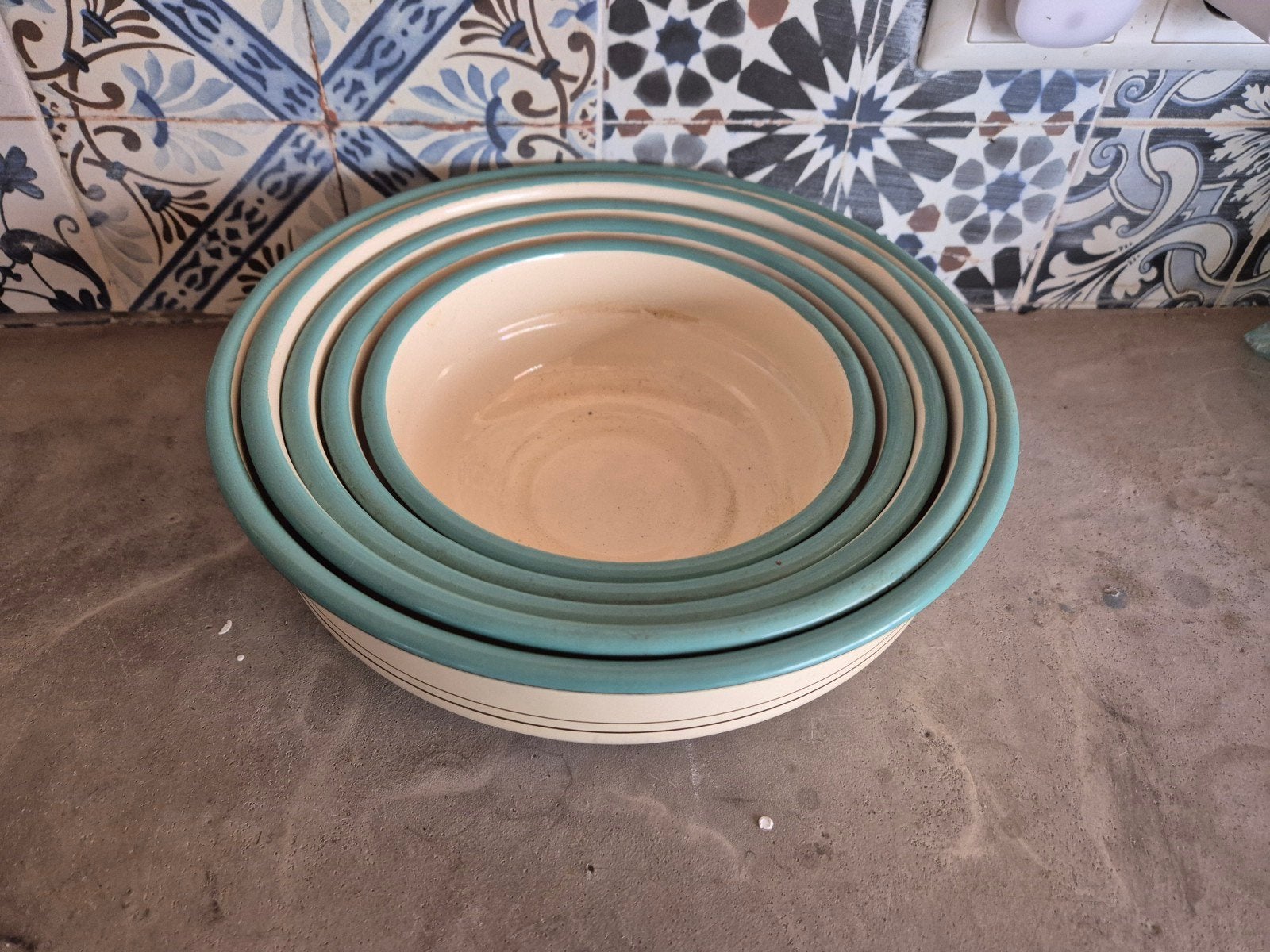 Emaille nestschalenset met turquoise rand., Antiek en Kunst, Antiek | Emaille, Ophalen of Verzenden