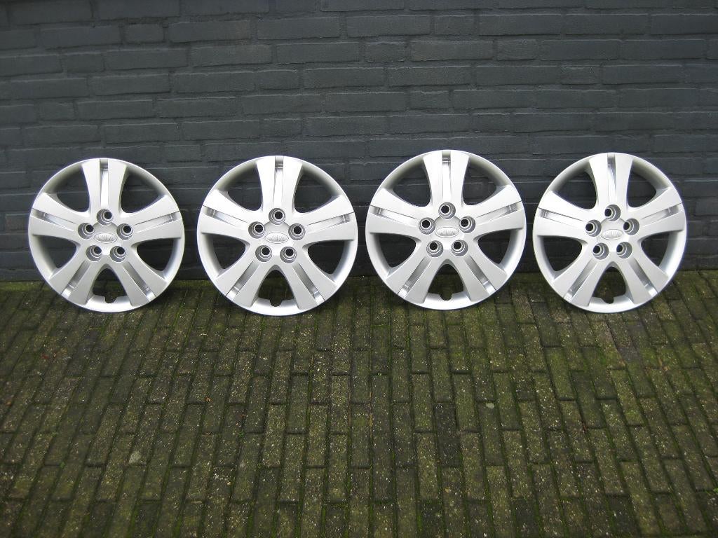 Wieldoppen kia 16 inch, Auto diversen, Wieldoppen, Ophalen of Verzenden, Zo goed als nieuw