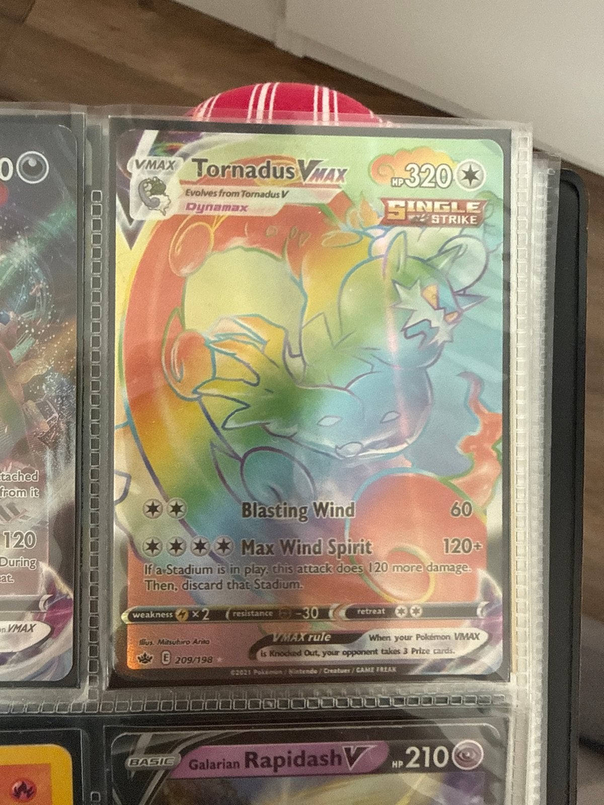 Tornadus VMAX (Rainbow Rare) Pokémon Kaart - 209/198, Ophalen of Verzenden, Zo goed als nieuw, Losse kaart, Foil