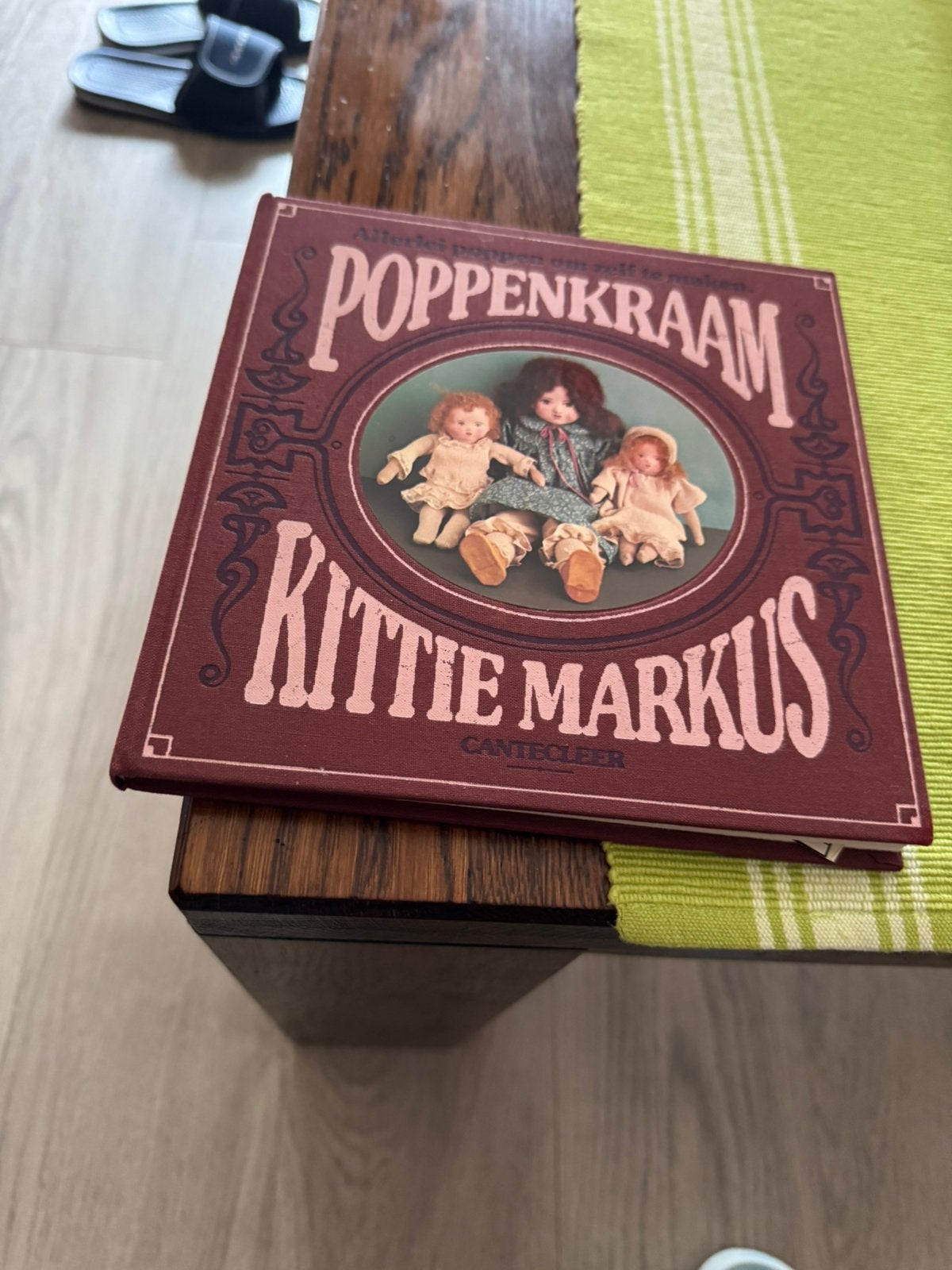 Poppenkraam-hobby boek, Ophalen of Verzenden, Zo goed als nieuw