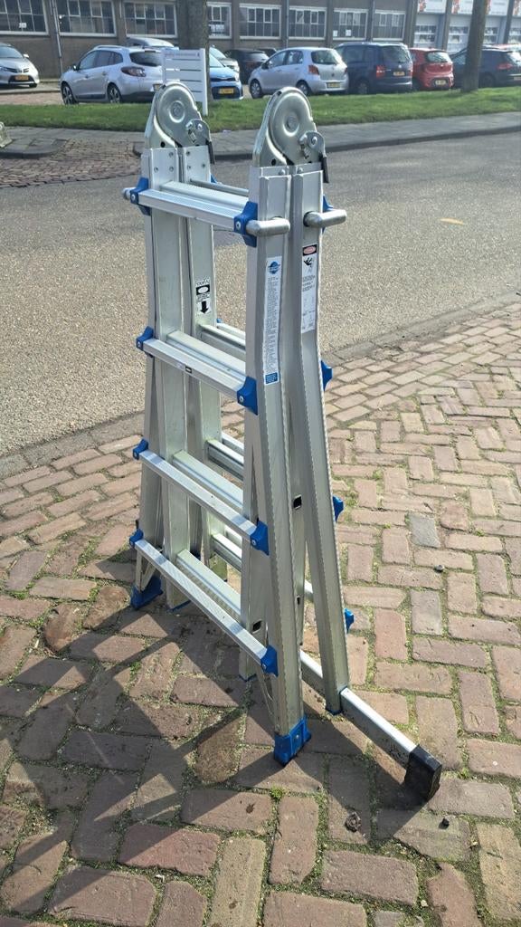 Te koop 2x4 sports lader/trap, Ophalen of Verzenden, Zo goed als nieuw, Minder dan 2 meter