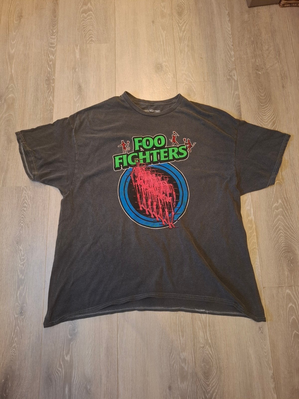Foo Fighters Take Cover Tour 2026 T-shirt maat XXL, Kleding | Heren, T-shirts, Ophalen of Verzenden, Nieuw, Overige maten, Grijs