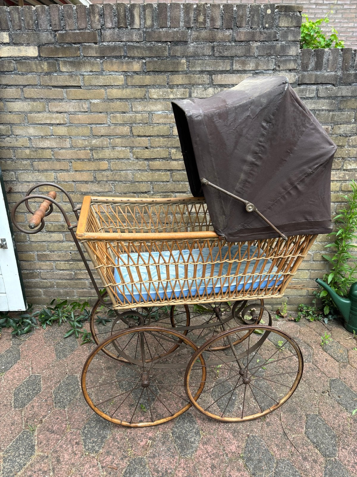 Antieke rieten kinderwagen met kap, Ophalen, Gebruikt, Kinderwagen, Overige merken