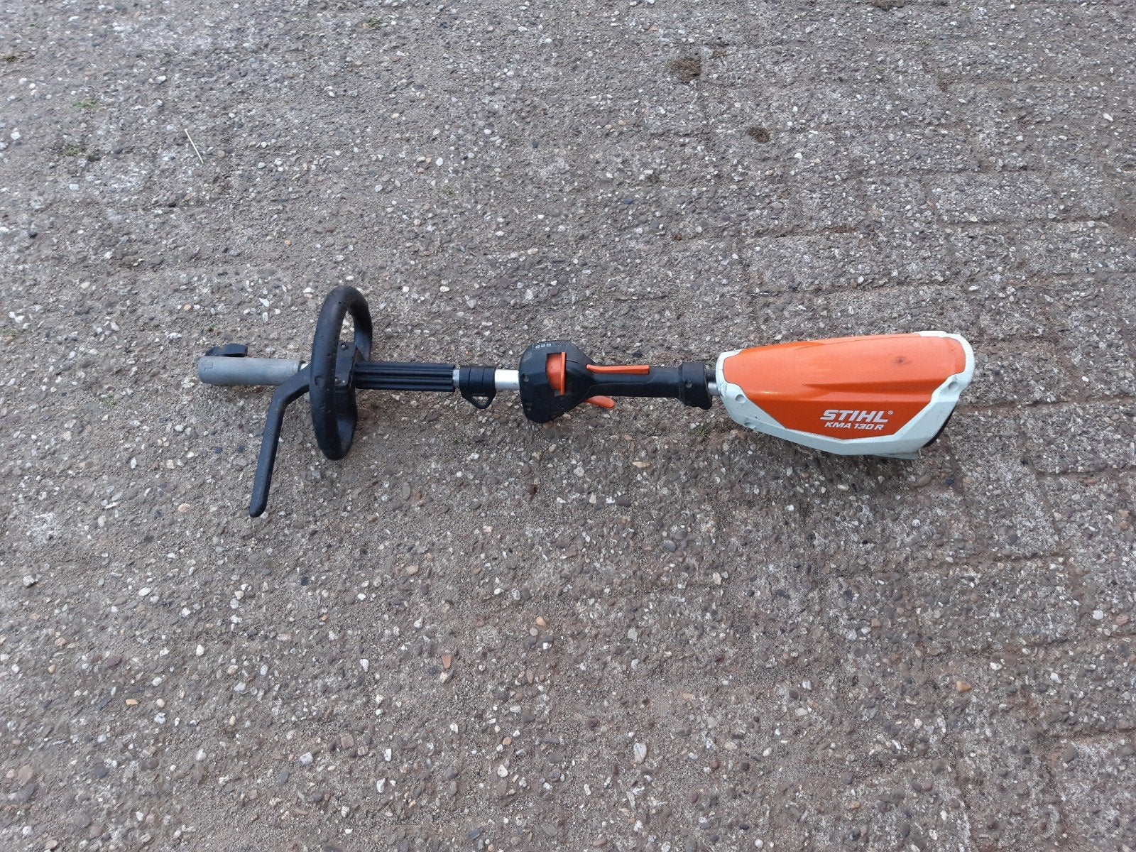 tk prof Stihl KMA 130 R combi motor bjr 2021, Ophalen