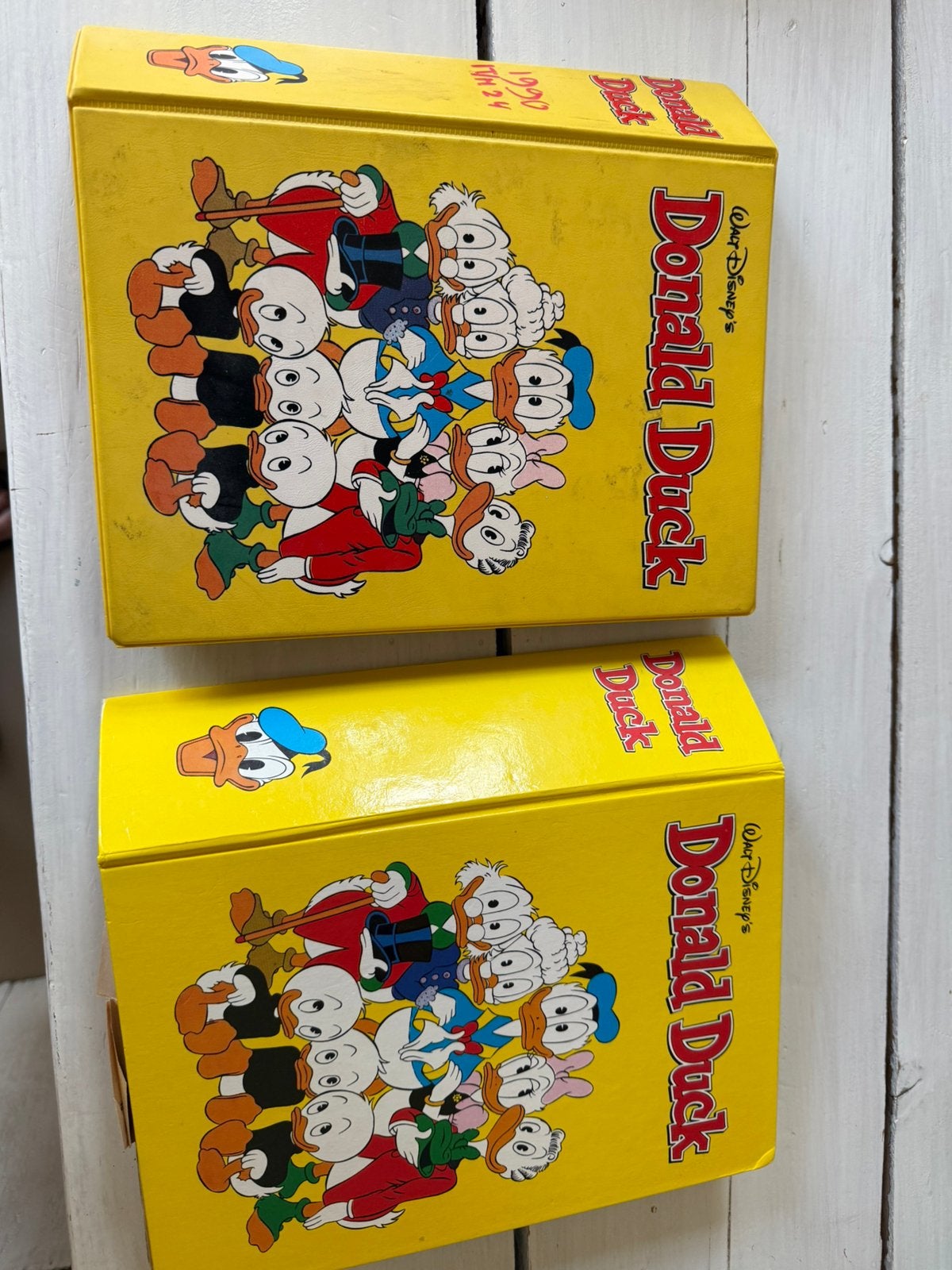 2 x verzamelmap Donald Duck weekblad met inhoud, Boeken, Stripboeken, Meerdere stripboeken, Ophalen, Gelezen