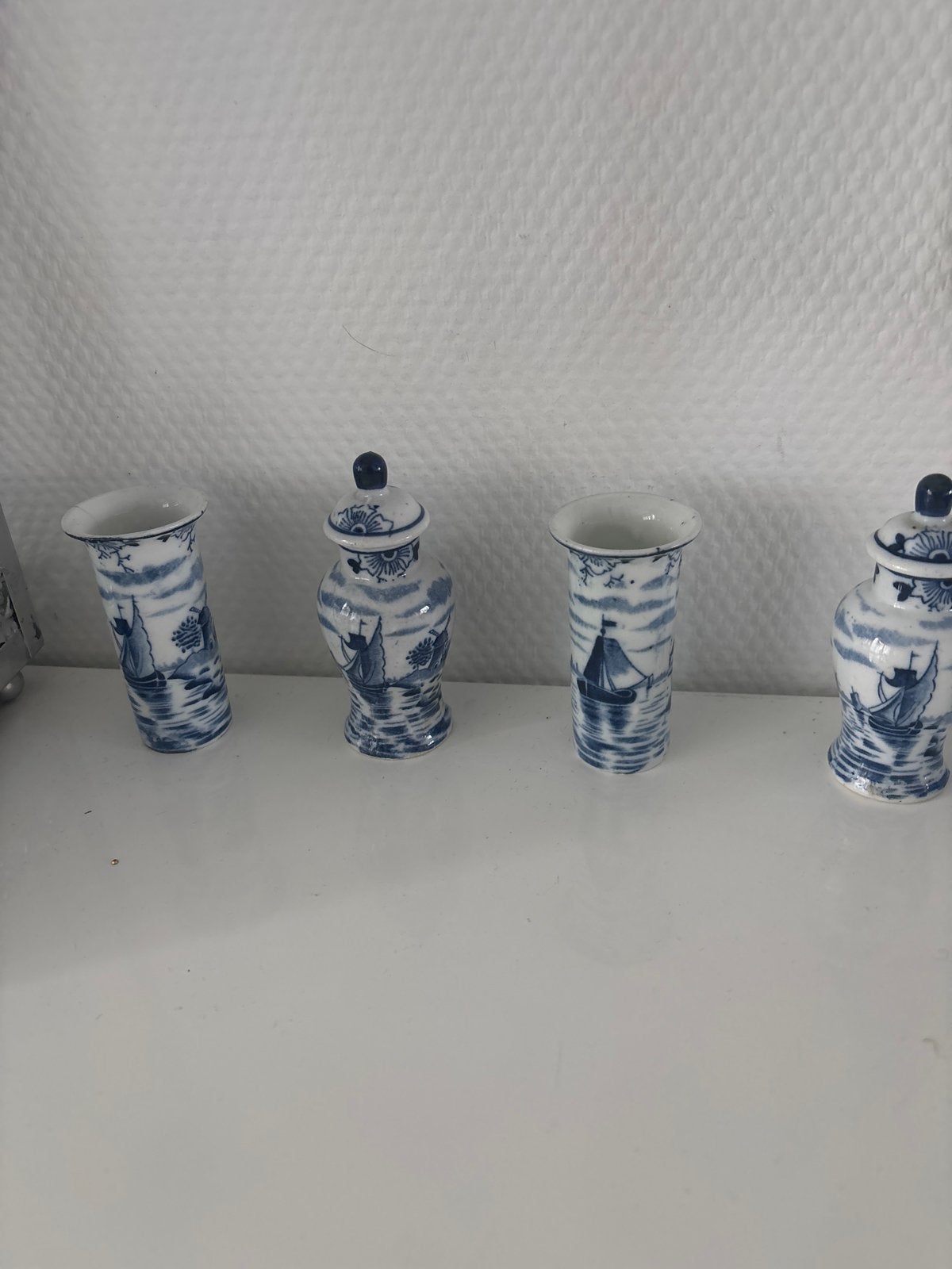 Set van 4 Delfts Blauwe Miniatuur Vazen met Schepen, Ophalen of Verzenden