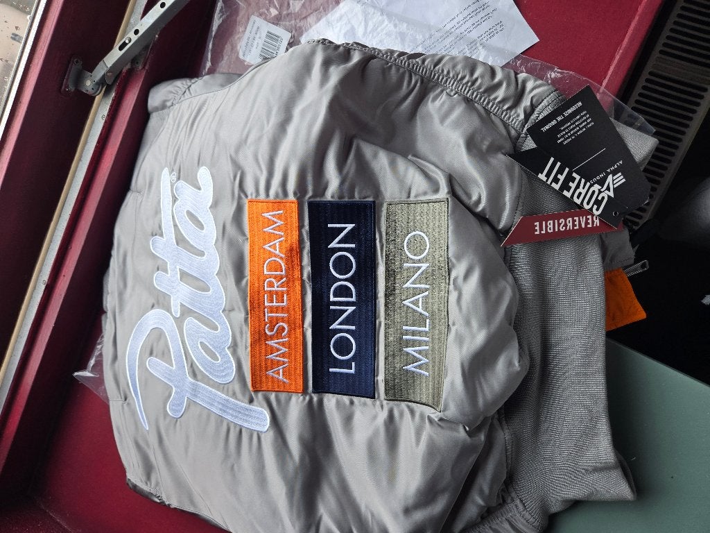 Alpha industries patta bomber, Ophalen of Verzenden, Nieuw, Maat 46 (S) of kleiner, Zilver