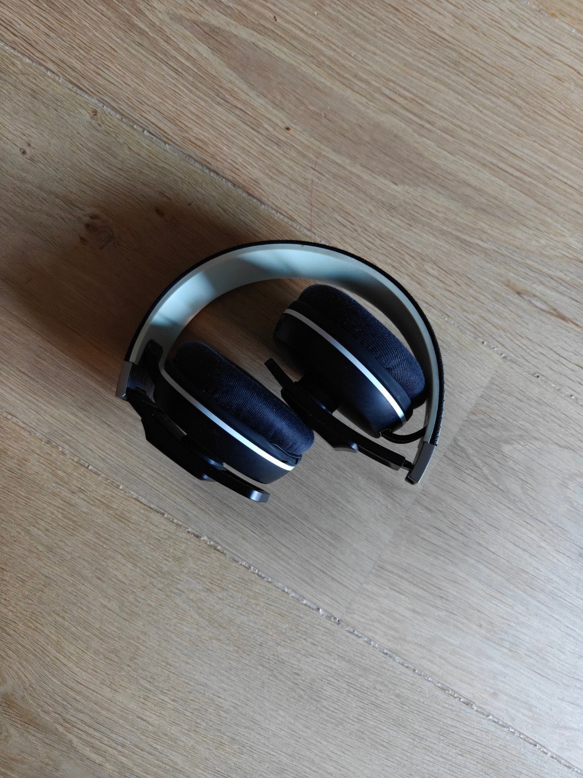 Sennheiser Urbanite Draadloze Koptelefoon - Zwart/Wit, Gebruikt, Sennheiser, On-ear, Ophalen of Verzenden