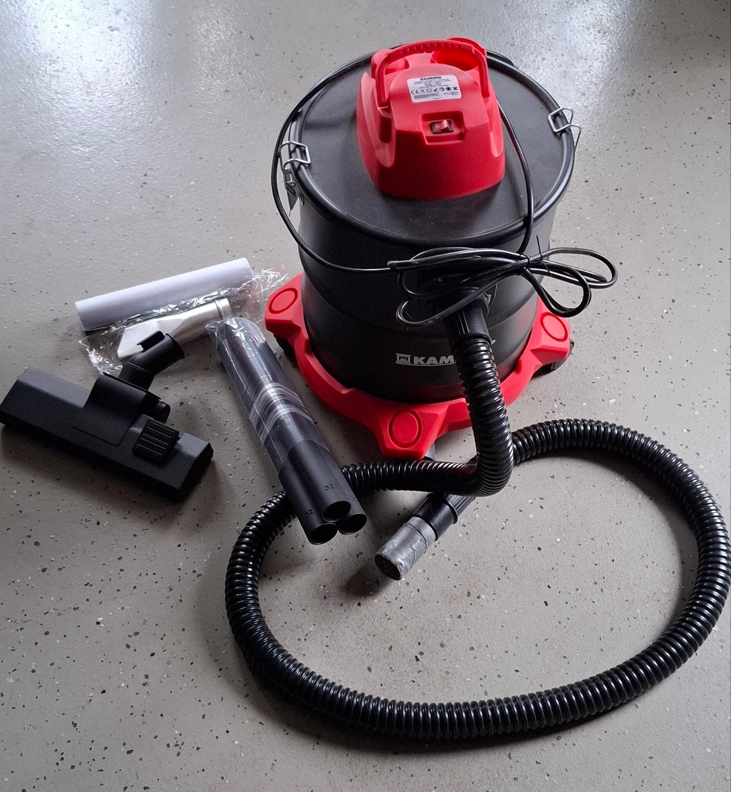 Kaminer Aszuiger 1600W - Krachtige Stofzuiger voor As, Ophalen, Nieuw, 1600 tot 2000 watt, Industriële stofzuiger