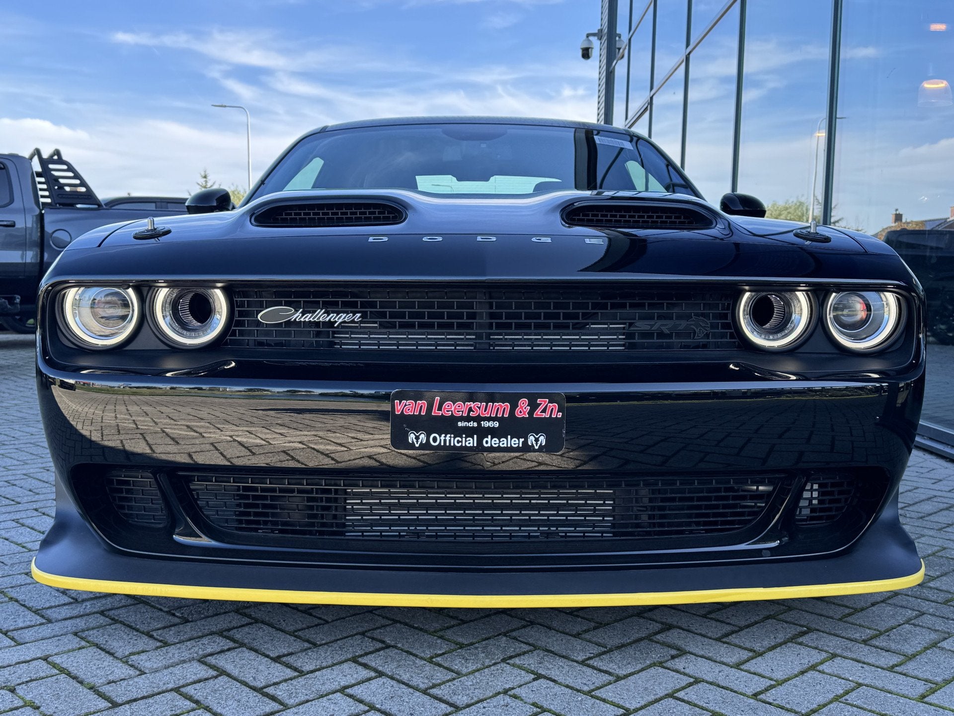 Dodge Challenger SRT Hellcat Redeye Black Ghost 1 van 300, Auto's, Dodge, Automaat, Achterwielaandrijving, 4 stoelen, Zwart