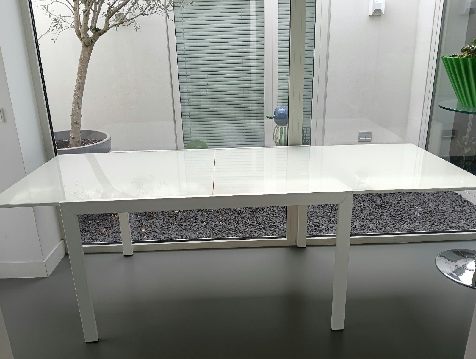 Foto 4 van Calligaris uitschuifbare eettafel met melkglas blad