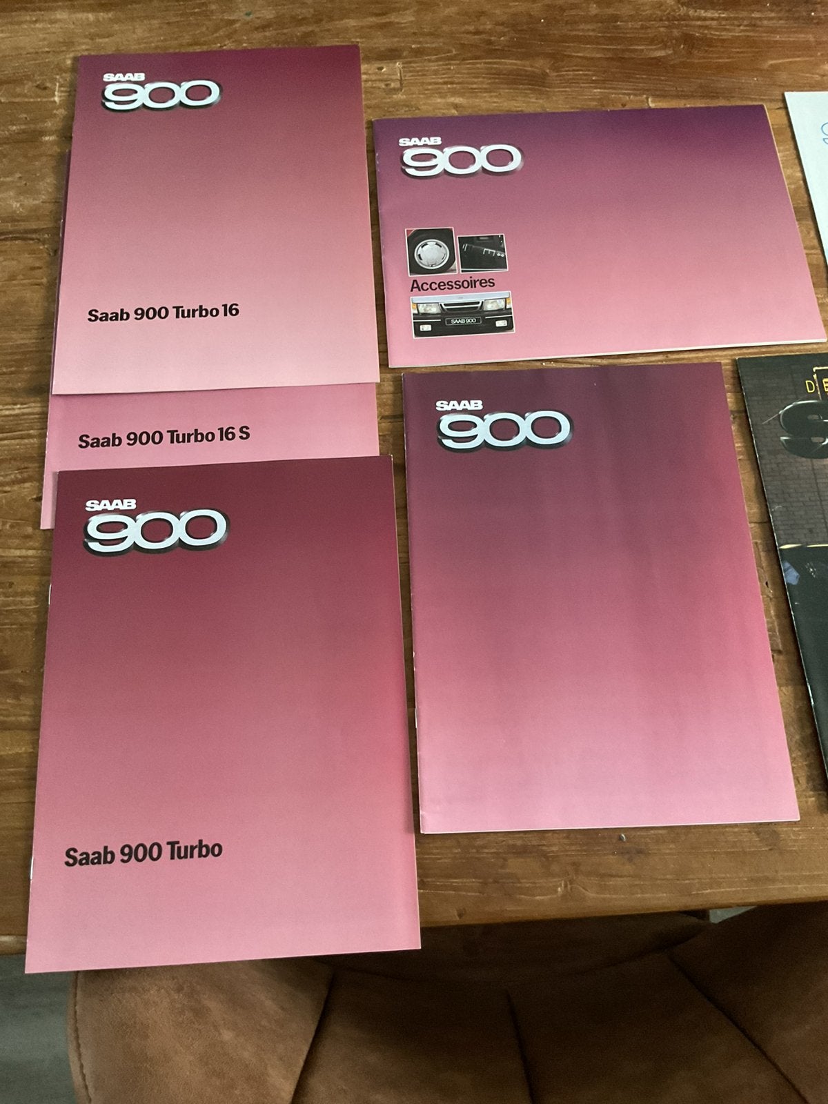Saab verkoopfolders brochure jren 80, Ophalen of Verzenden, Gelezen, Overige merken