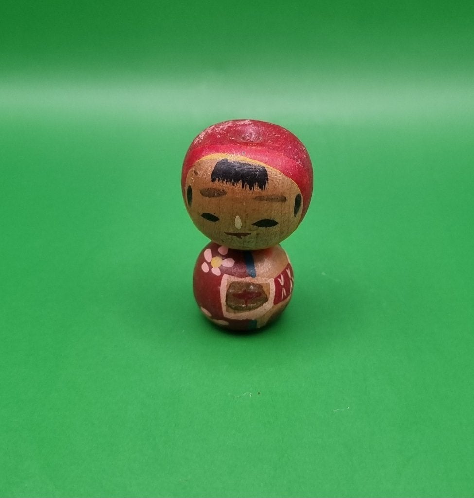 Leuk appeltje kokeshi, Hout, Japan, Meerkleurig, 4 cm
