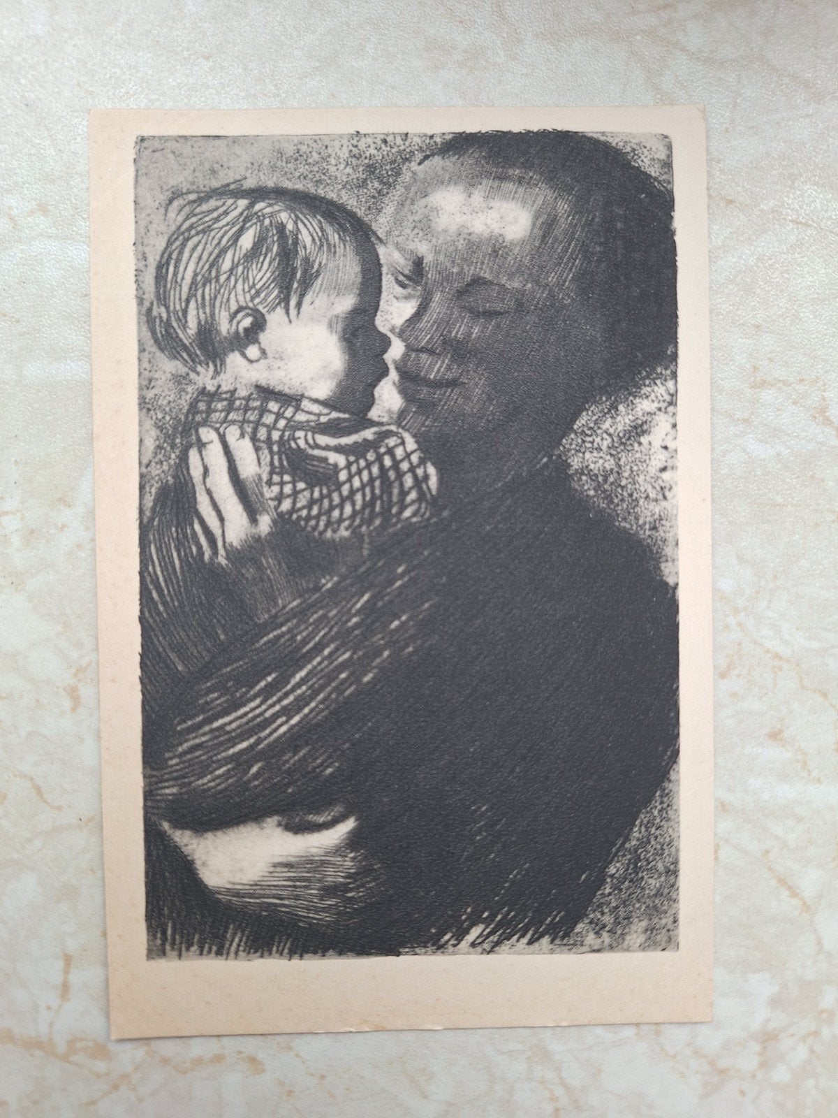 Käthe Kollwitz: Moeder met kind op de arm - Originele prent, Ophalen of Verzenden, Voor 1920, Gelopen