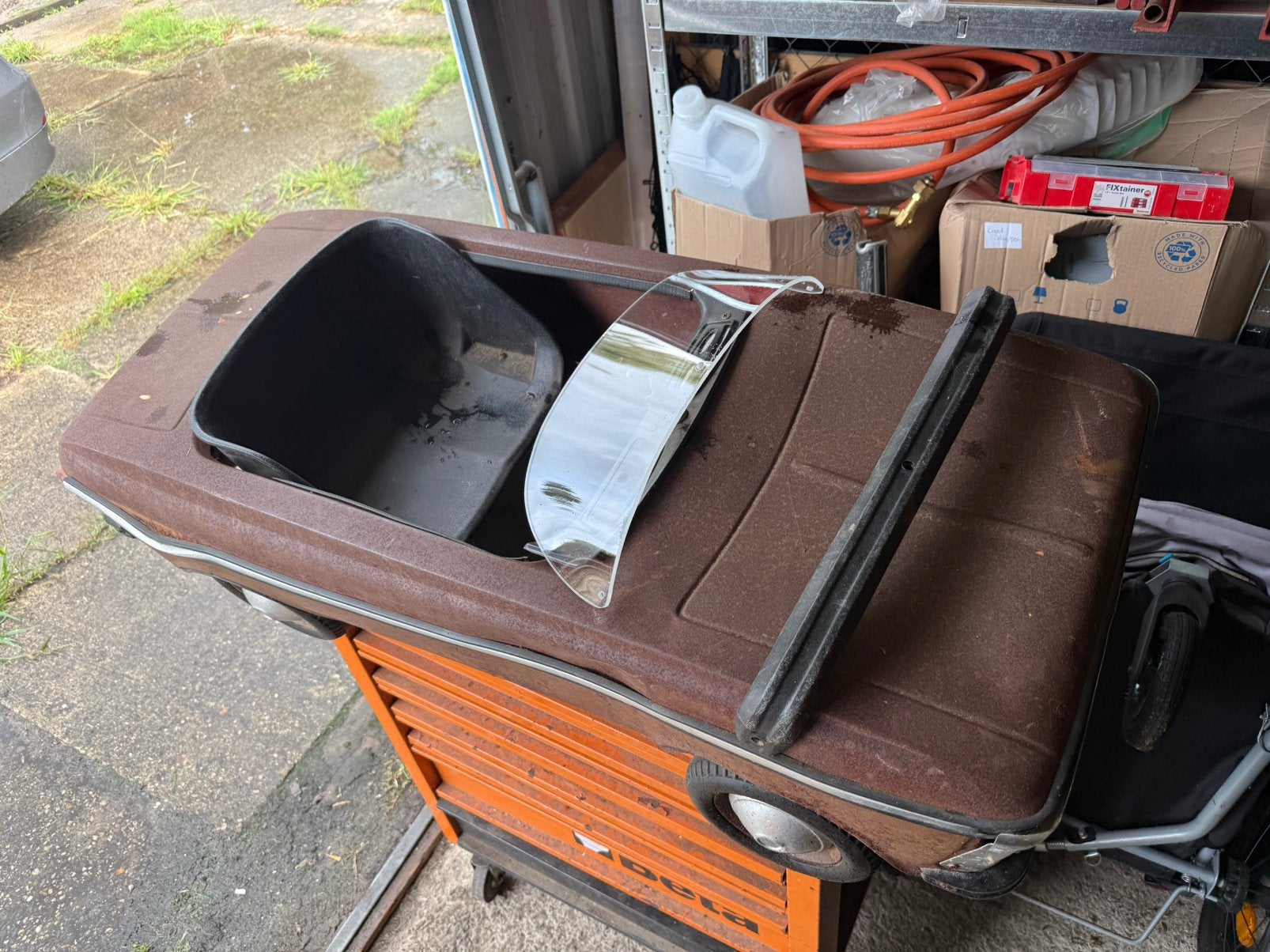 Moskvich trapauto opknapper, Ophalen