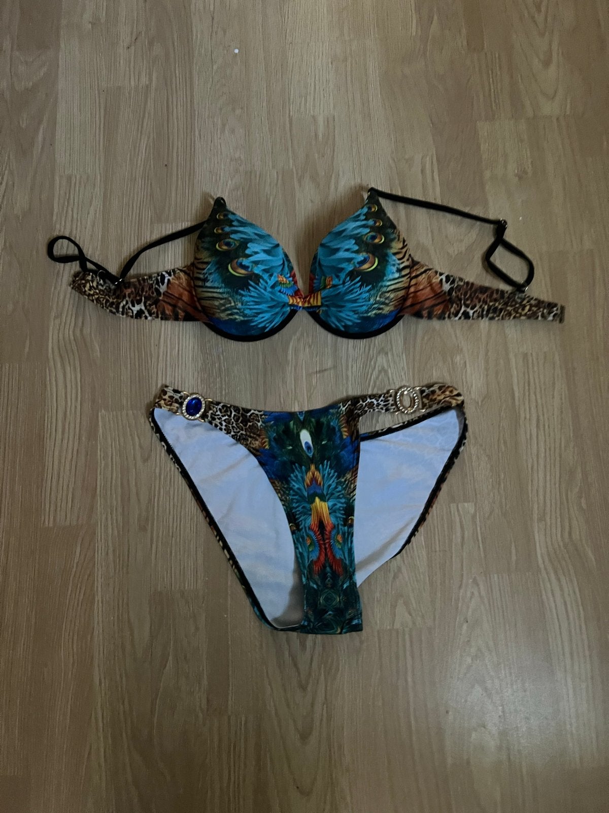 Prachtige bikini met dierenprint en pauwenveren, mt 40C, Verzenden, Zo goed als nieuw, Meerkleurig, Bikini