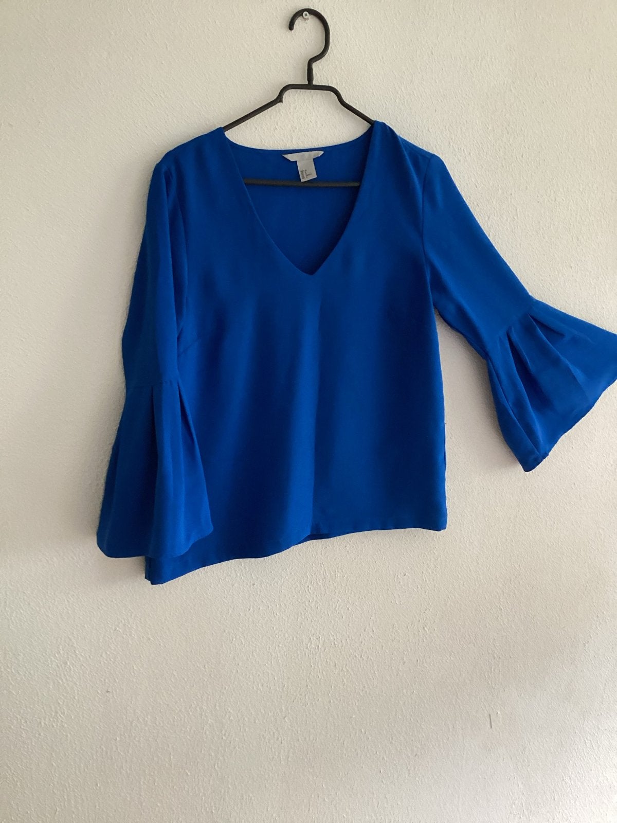 Mooie kobalt blauwe blouse met trompetmouwen, Ophalen of Verzenden, Zo goed als nieuw, Maat 36 (S), Blauw