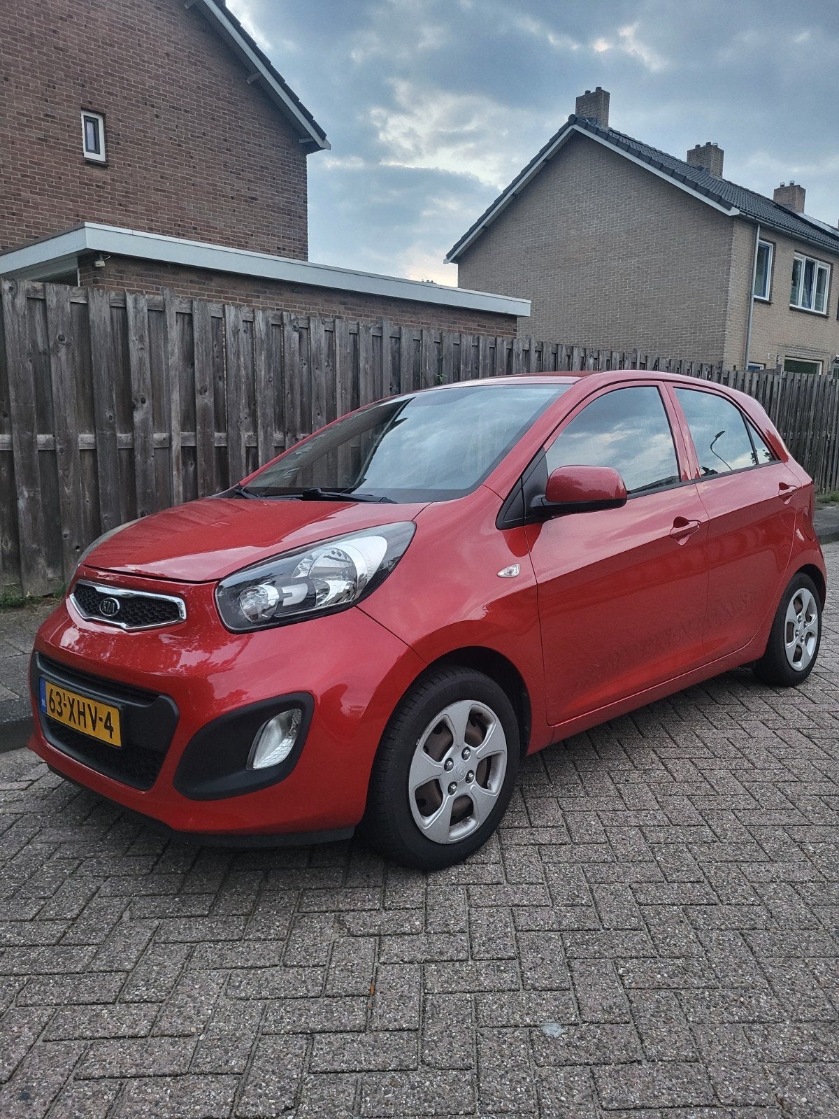 Kia Picanto 1.2 Cvvt 5-DRS 2012 Rood, Auto's, Voorwielaandrijving, Dealer onderhouden, Stof, Zwart