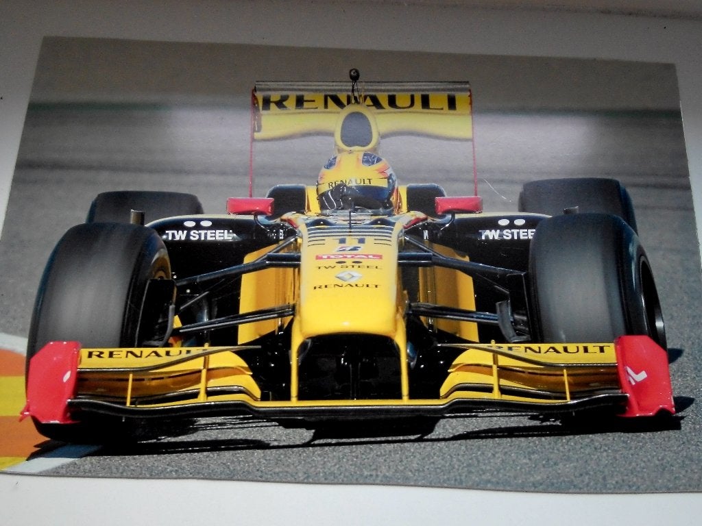 Grote foto vooraanzicht Renault R30 Formula 1 Robert Kubica, Verzamelen, Automerken, Motoren en Formule 1, Verzenden, Zo goed als nieuw
