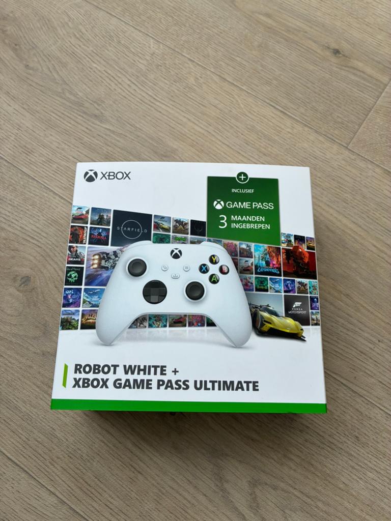 Xbox Robot White + Xbox Game Pass Ultimate Geseald, Ophalen, Nieuw