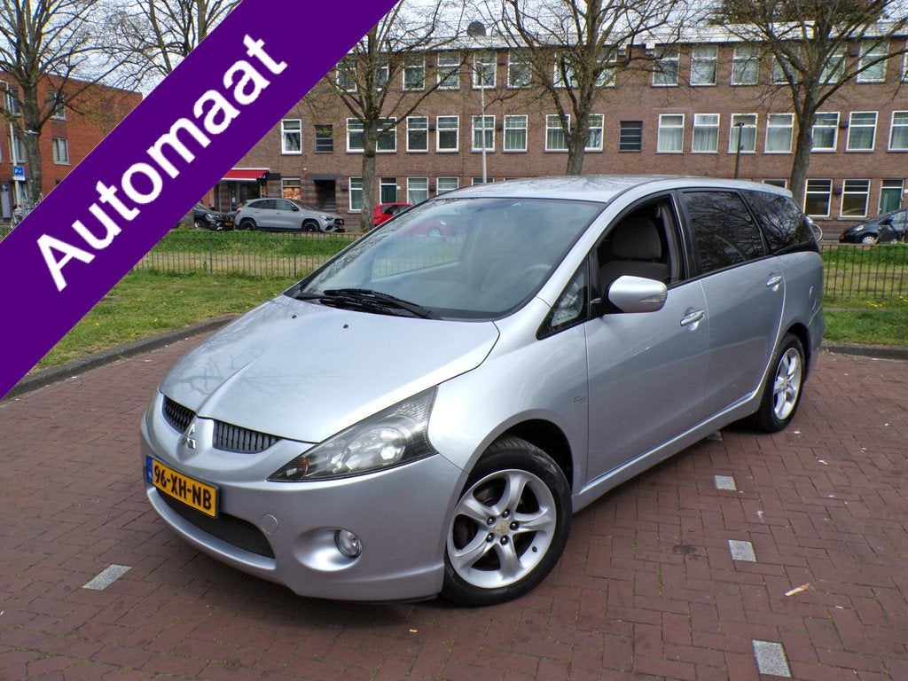 Mitsubishi Grandis 2.4-16V Intense Automaat 7 persoons, Auto's, Mitsubishi, 7 stoelen, Metallic lak, 10 km/l, Bedrijf