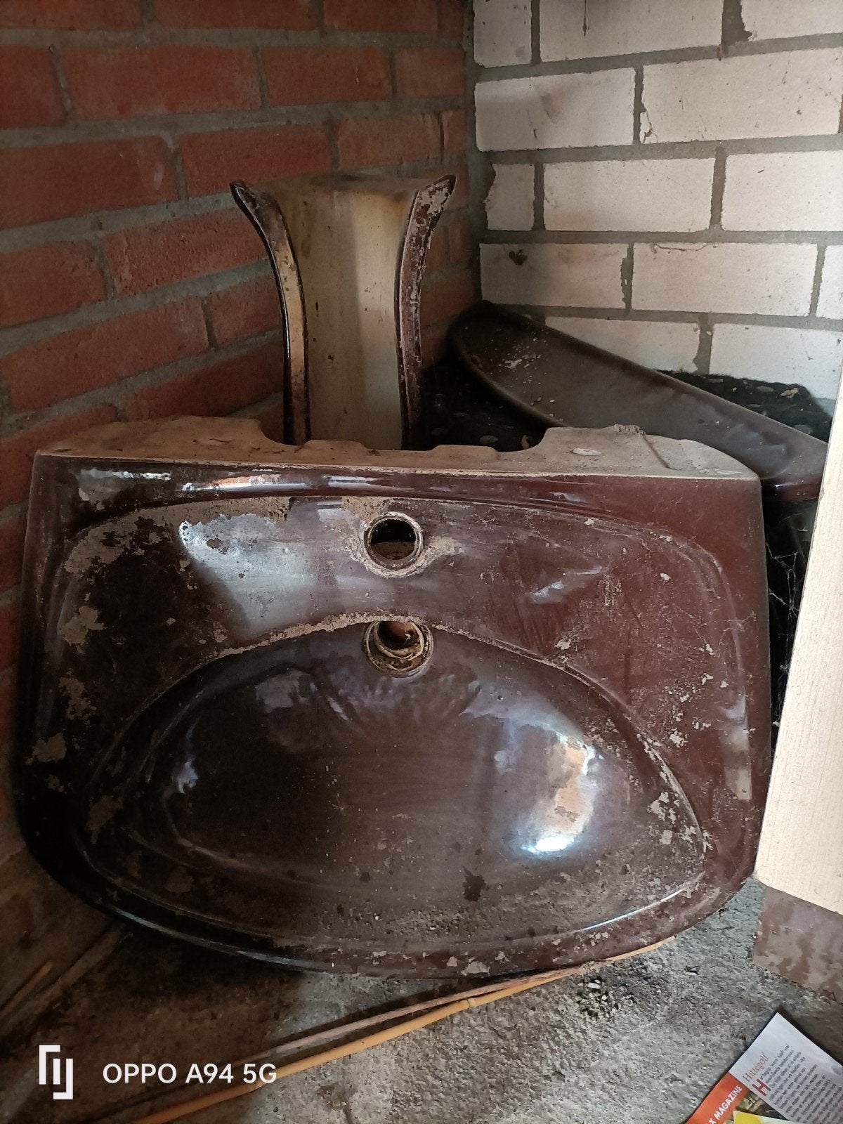 Vintage Bruine Wastafel met Voetstuk - Gebruikt, Ophalen