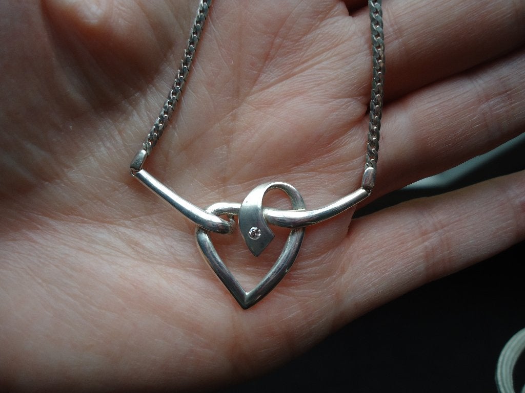 mooie echt zilveren ketting/choker met hartje en steentje, Met kristal, Ophalen of Verzenden, Zo goed als nieuw, Zilver