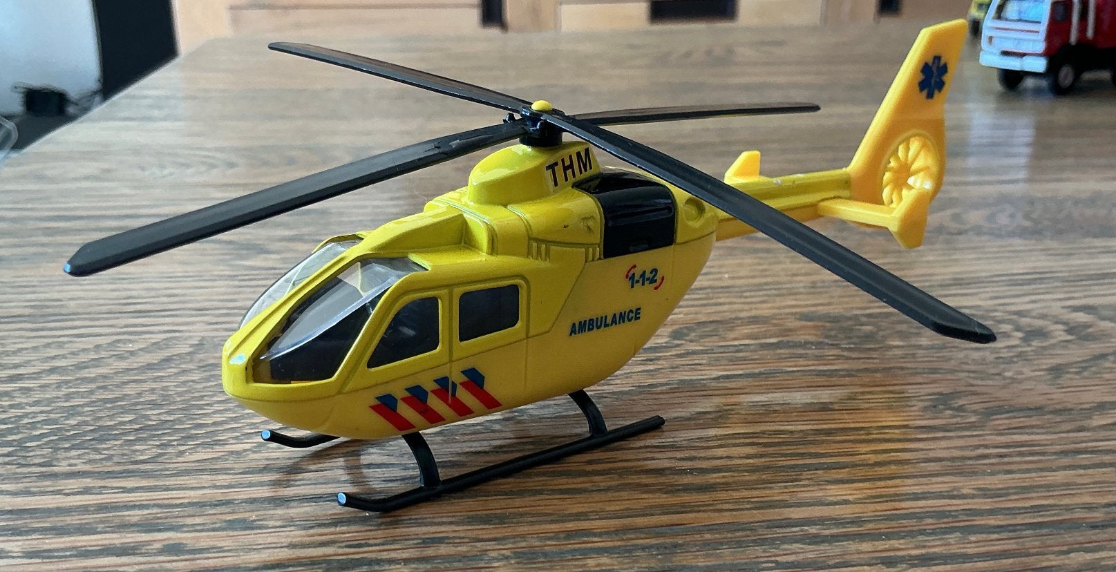 GELE AMBULANCE HELIKOPTER, Ophalen of Verzenden, Zo goed als nieuw, Overige typen