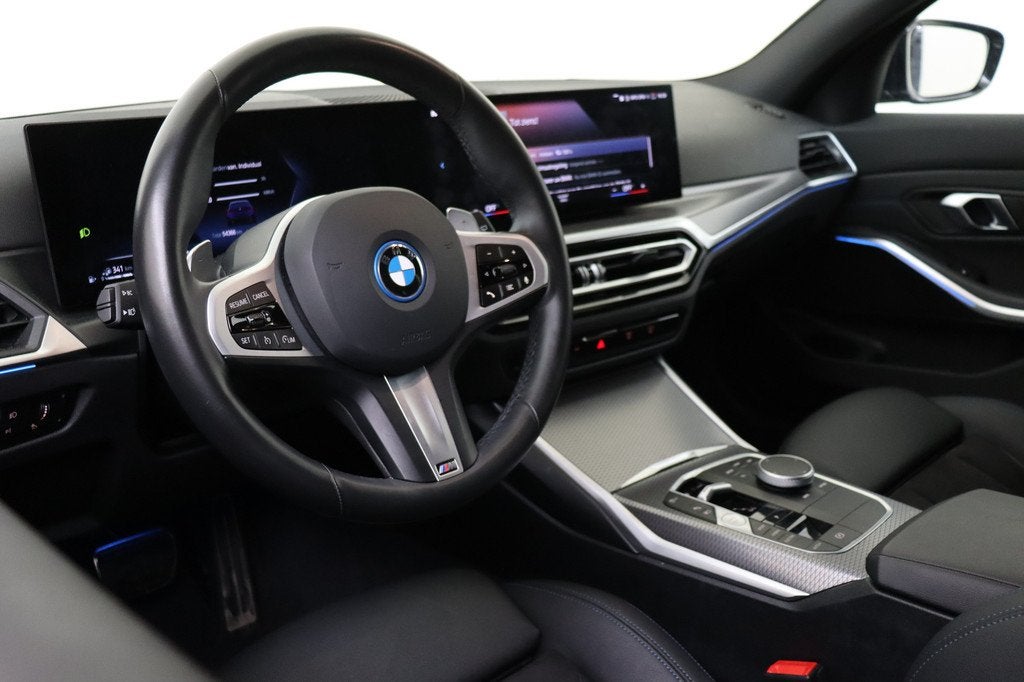 BMW 3 Serie Touring 320e M Sport Automaat / Sportstoelen / L, Auto's, BMW, 1998 cc, Gebruikt, 4 cilinders, Met garantie (alle)